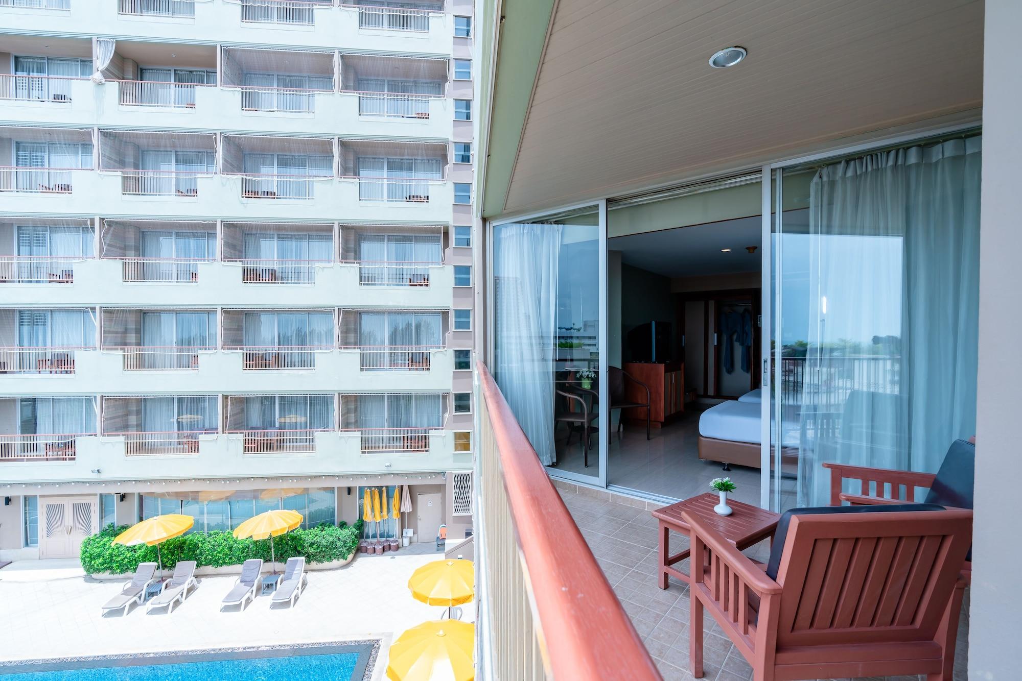 Long Beach Cha-Am Hotel Экстерьер фото