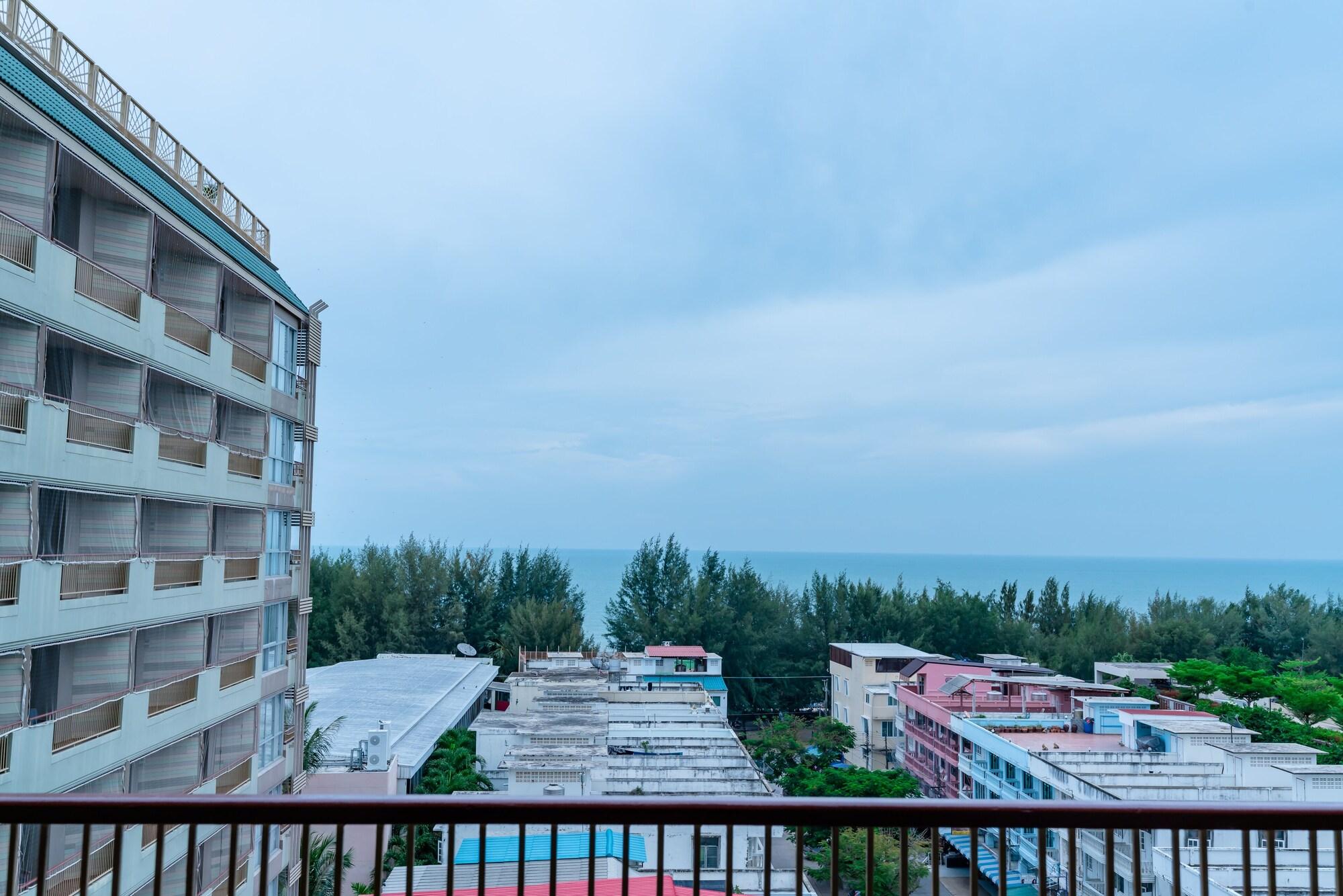 Long Beach Cha-Am Hotel Экстерьер фото