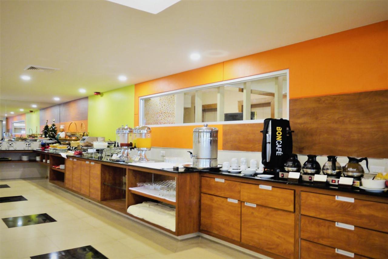 Long Beach Cha-Am Hotel Экстерьер фото